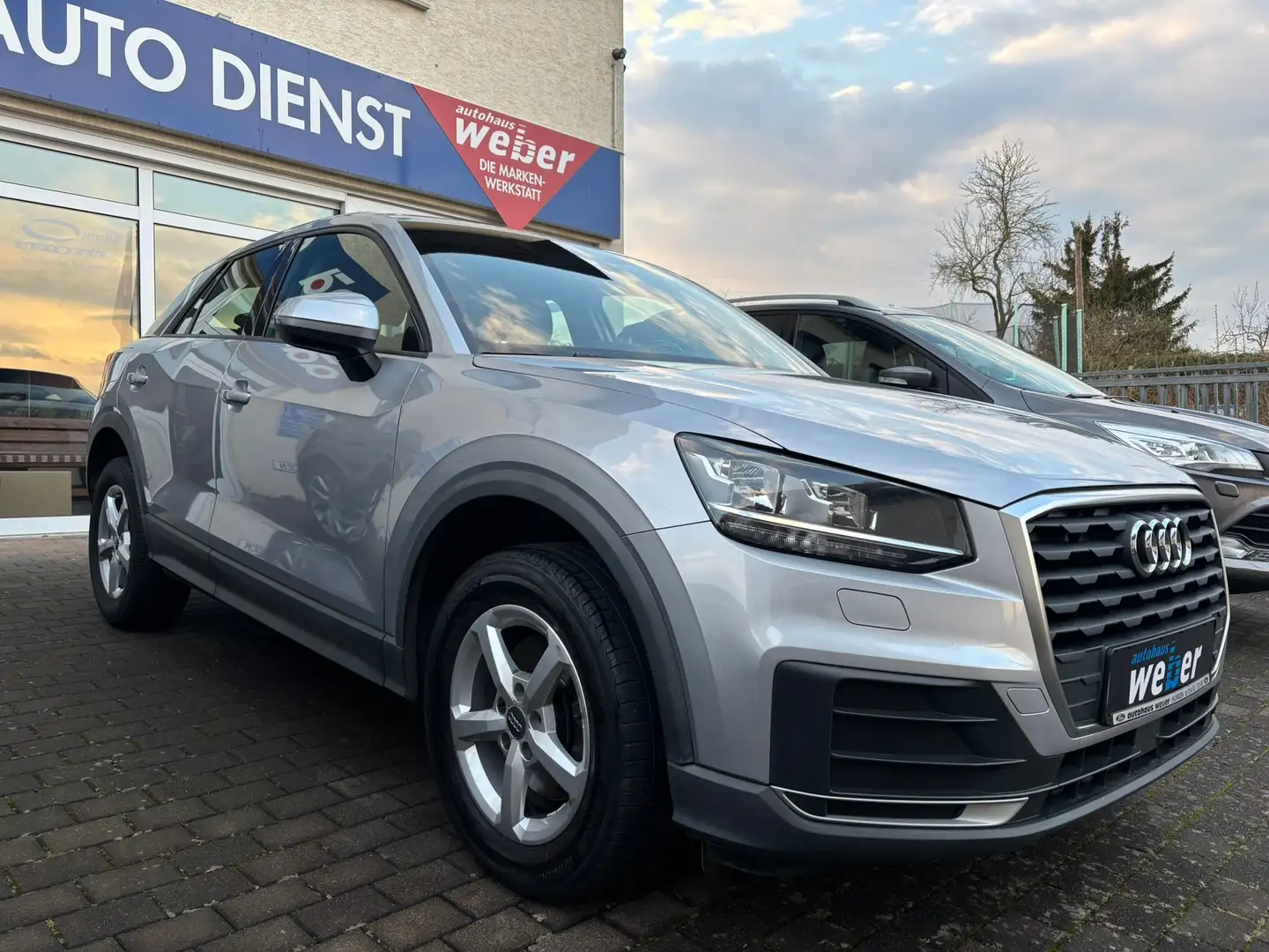 Audi Q2 1.4 TFSI*DSG*S-Tronic*NAVIGATION*PARKPILOT*SITZ-Hz Gris - 2