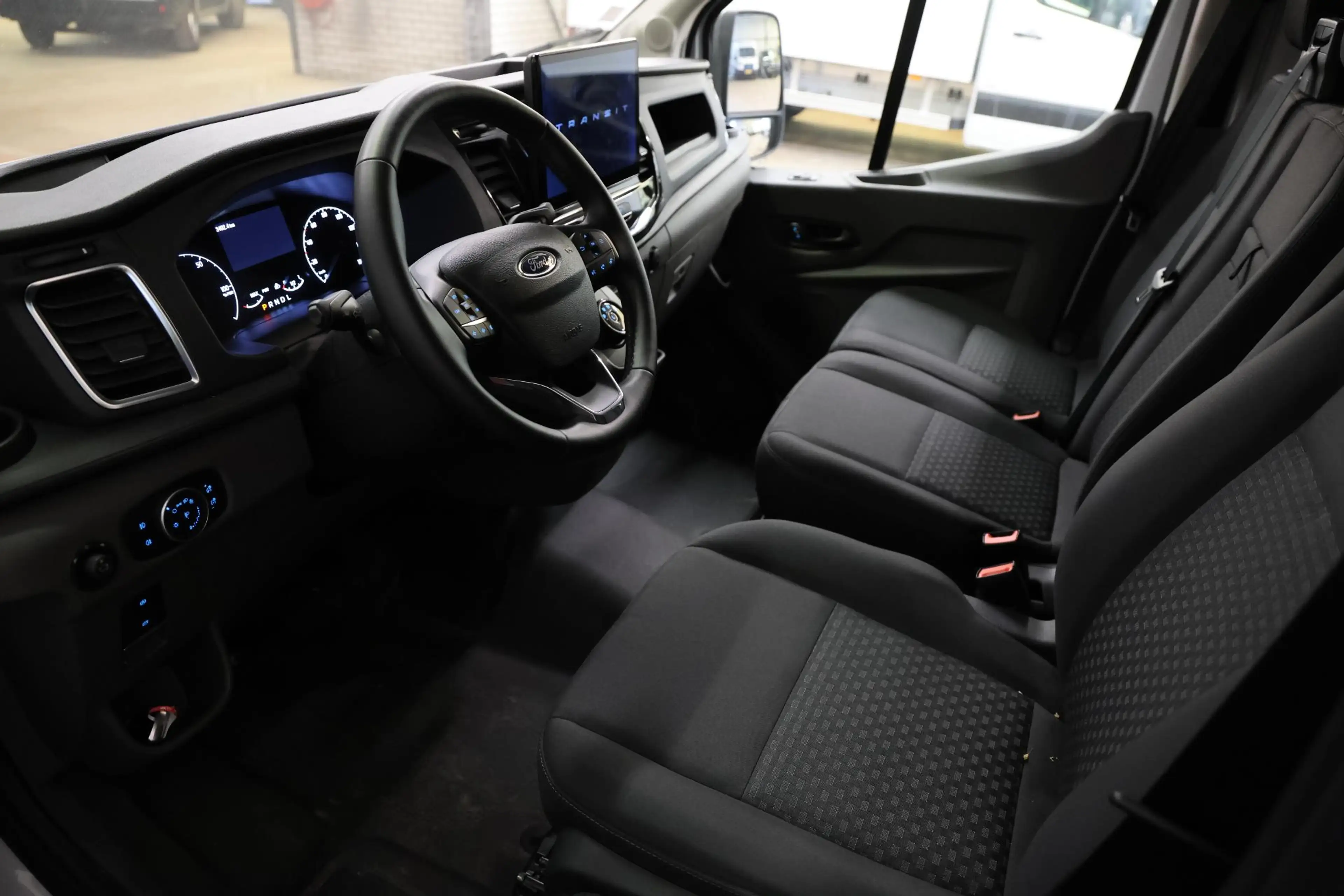 Ford E-Transit 350 L2H2 Trend 68 kWh CARPLAY CAMERA — photo 6