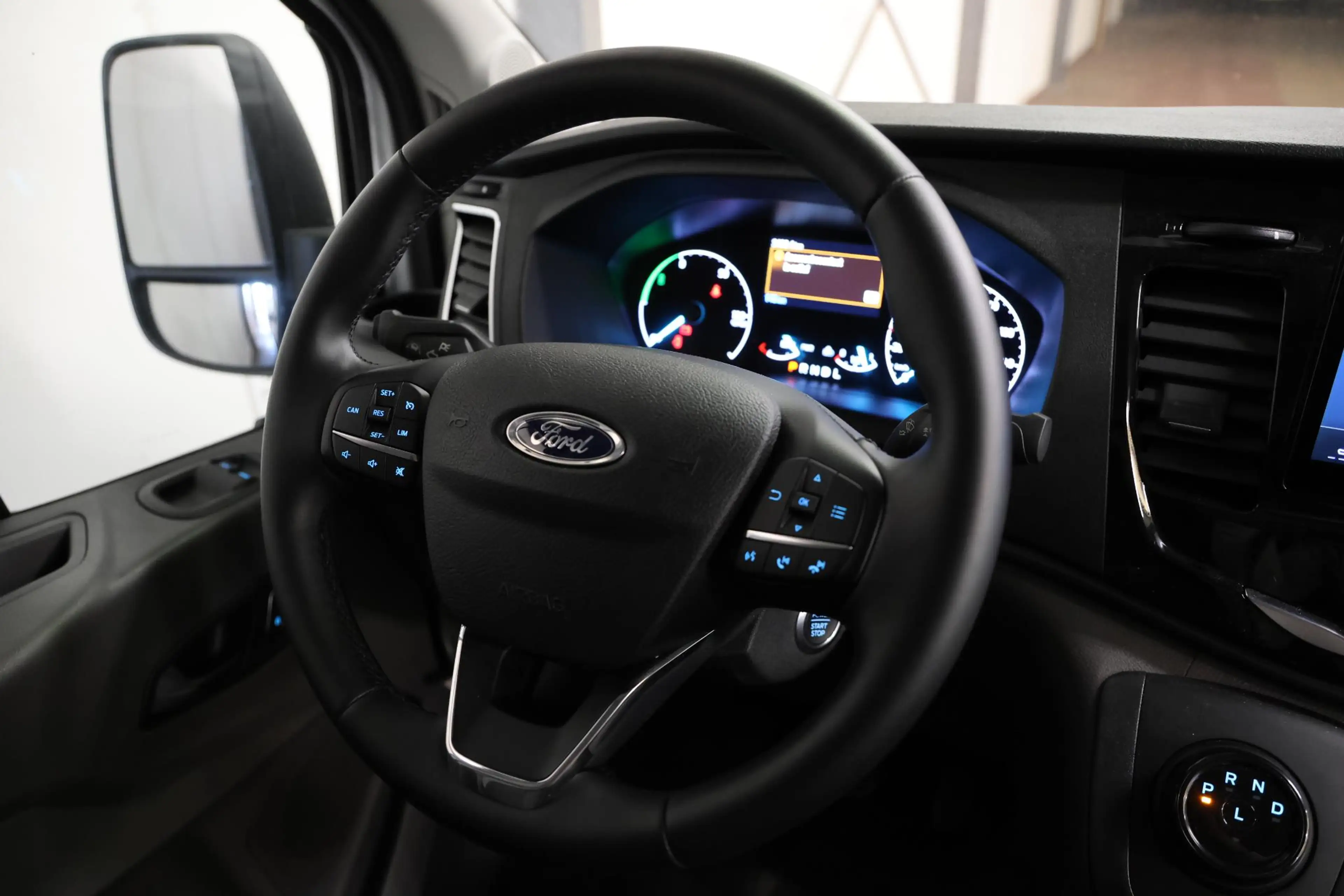 Ford E-Transit 350 L2H2 Trend 68 kWh CARPLAY CAMERA — photo 14