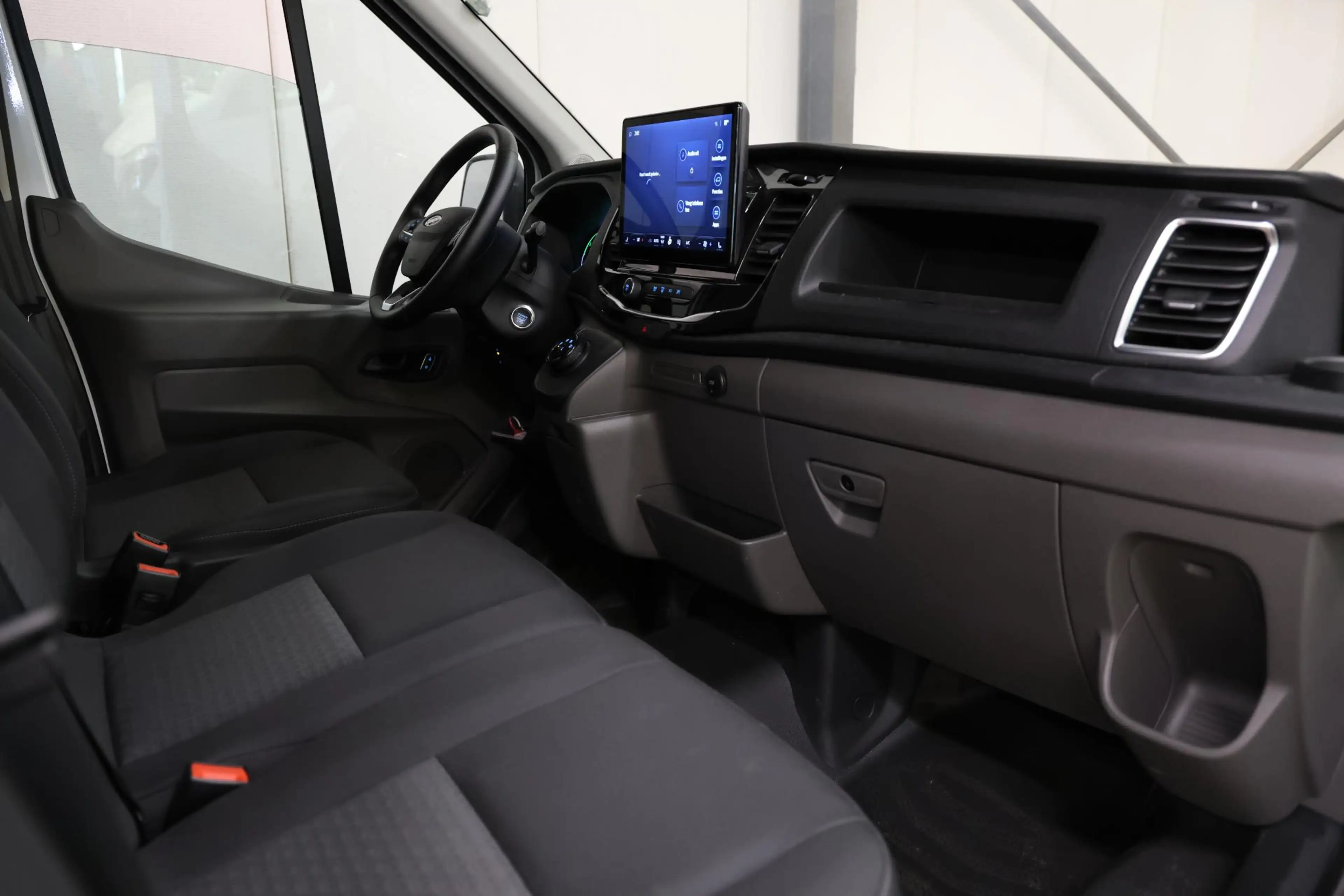 Ford E-Transit 350 L2H2 Trend 68 kWh CARPLAY CAMERA — photo 9