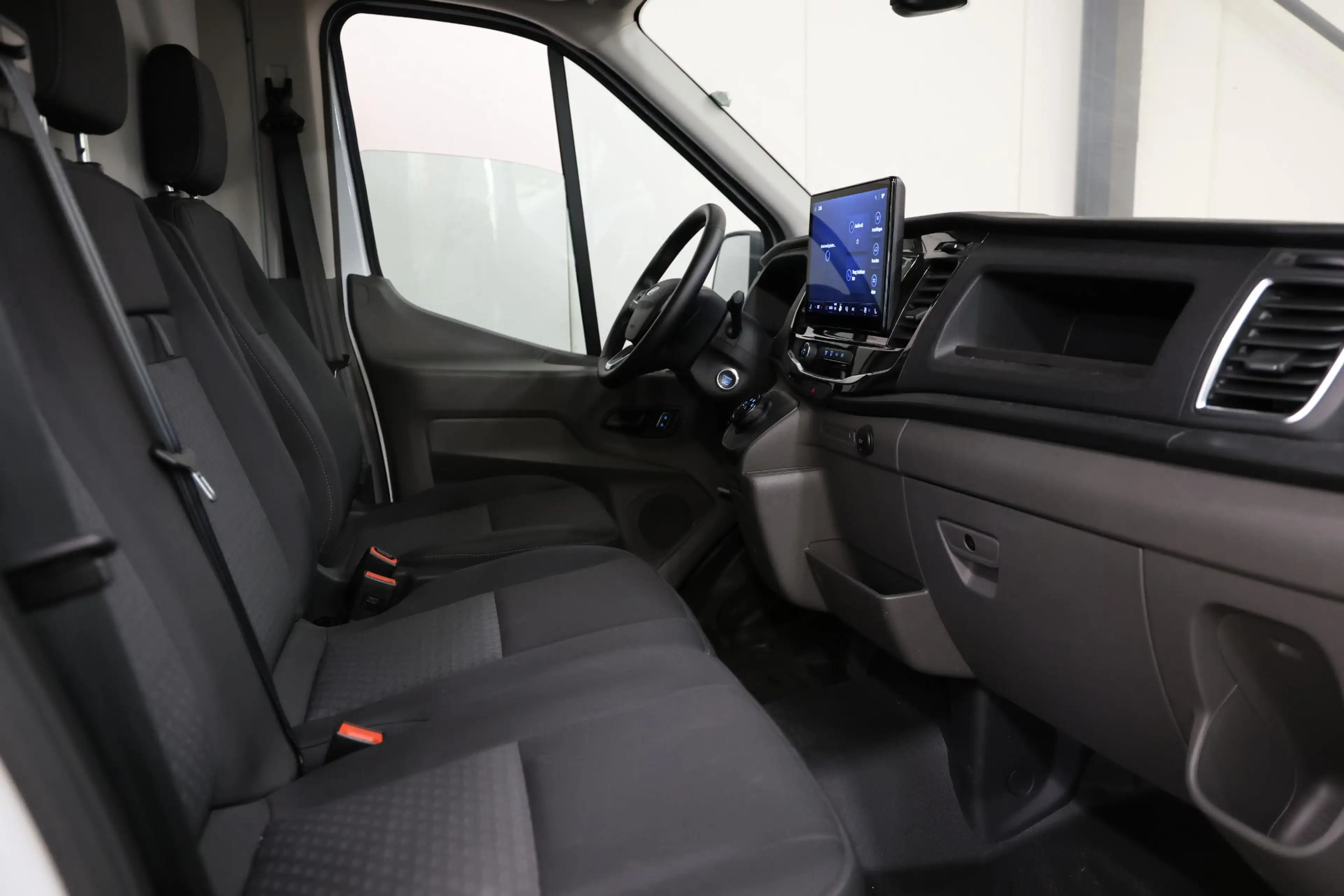 Ford E-Transit 350 L2H2 Trend 68 kWh CARPLAY CAMERA — photo 10