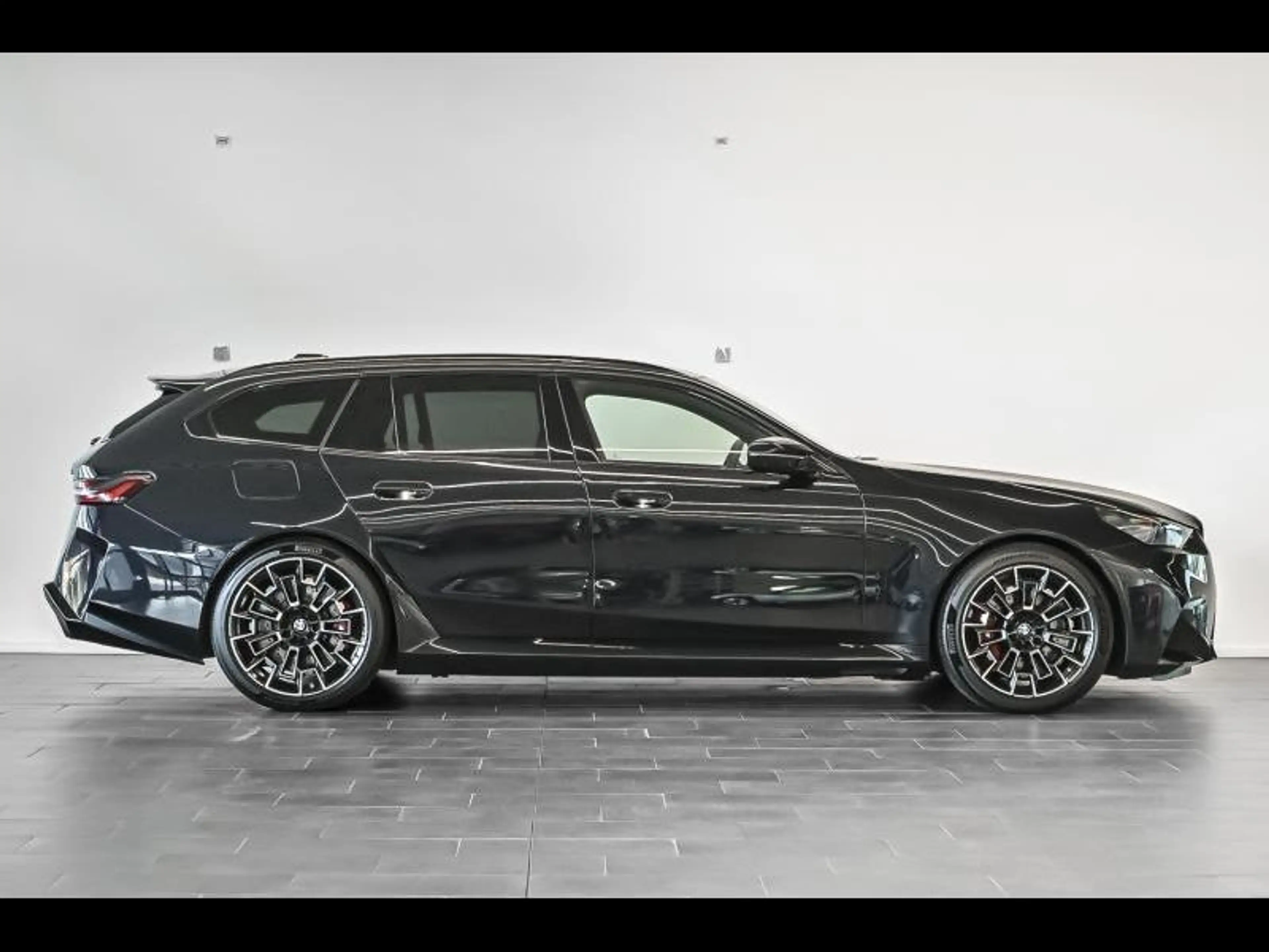 BMW M5 Touring / 40gr CO2 — photo 3