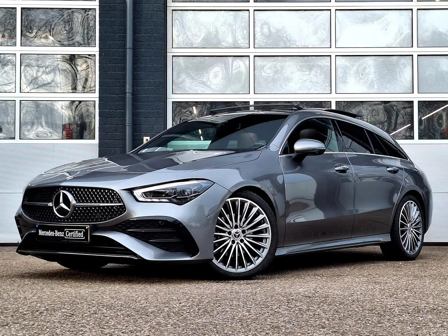 Mercedes-Benz CLA 180 Shooting Brake AMG Line | Panoramadak | Bruin inte Grau - 2