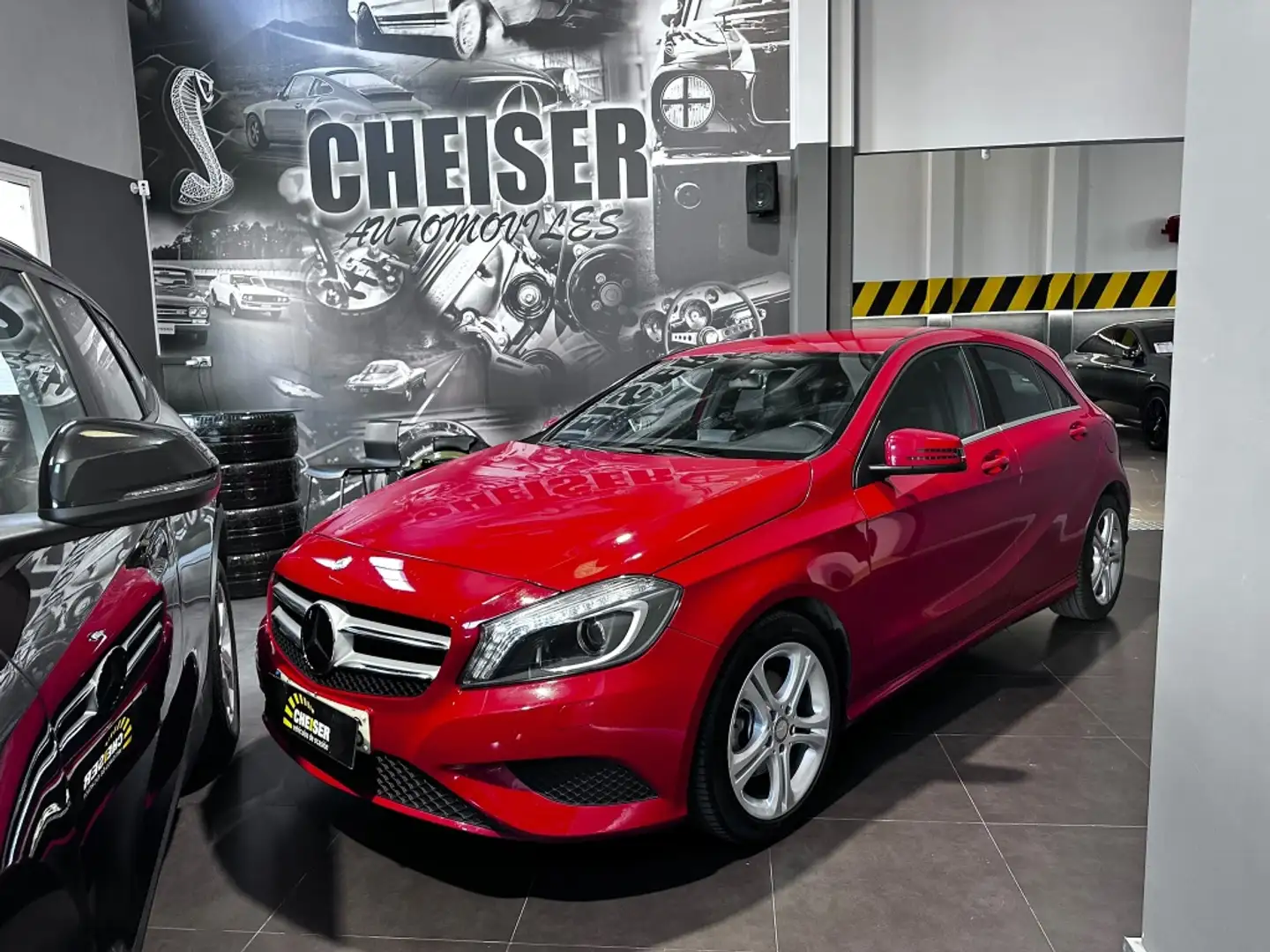 Mercedes-Benz A 200 200CDI BE Urban Rojo - 1