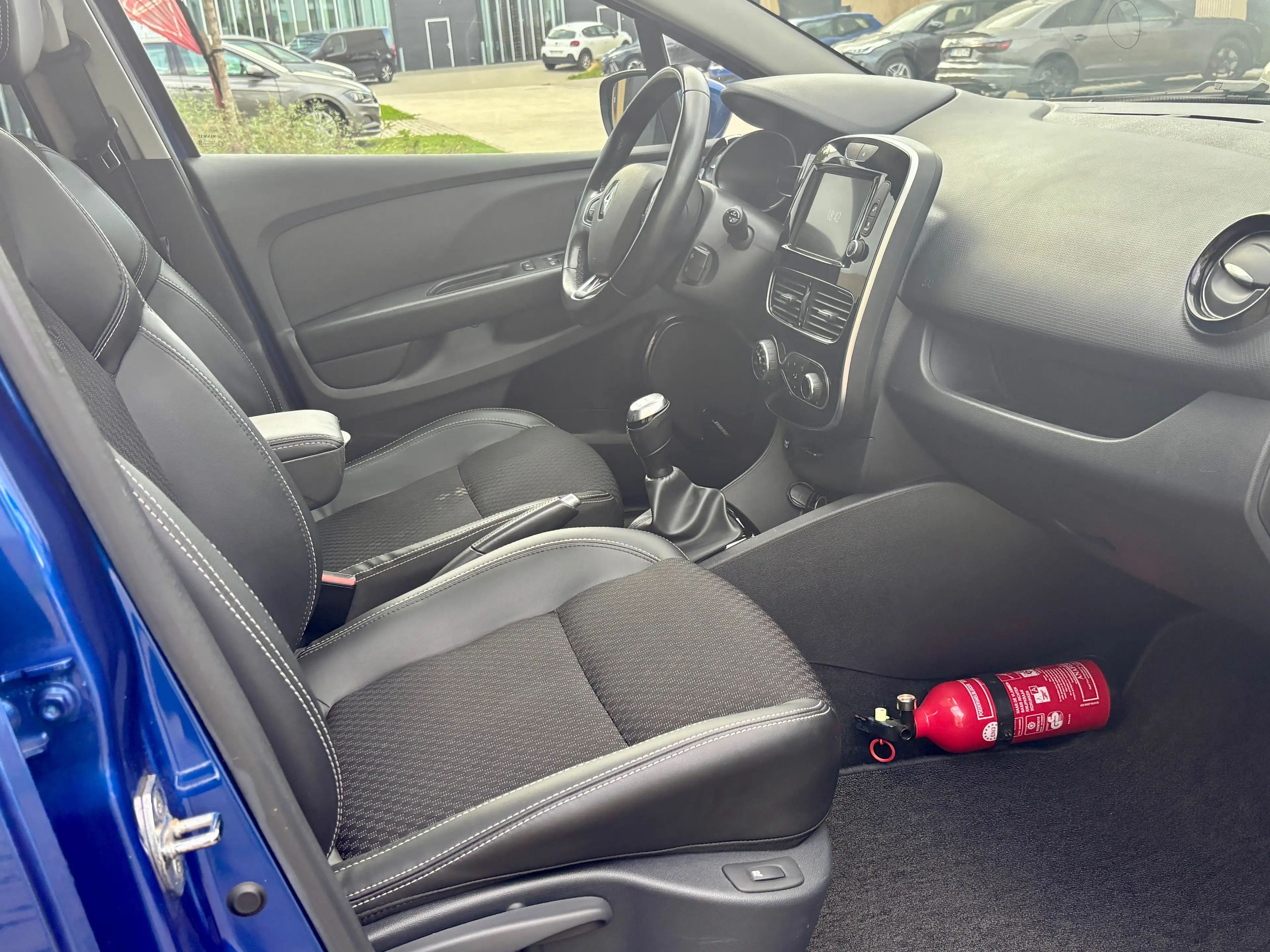 Renault Clio Clio 0.9 TCe Energy Bose Edition Cuir Clim GPS Pano LED — photo 5