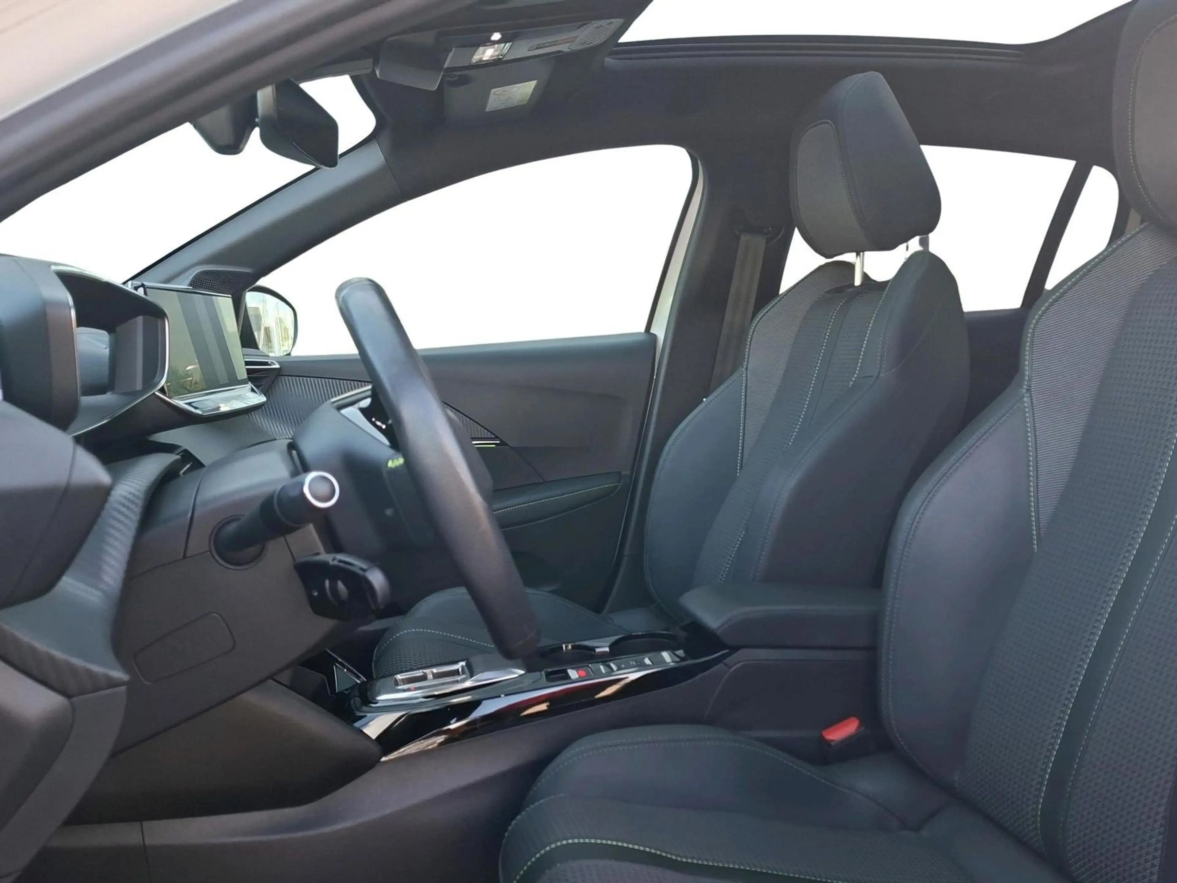 Peugeot e-208 GT Elektromotor 136 SHZ — photo 7