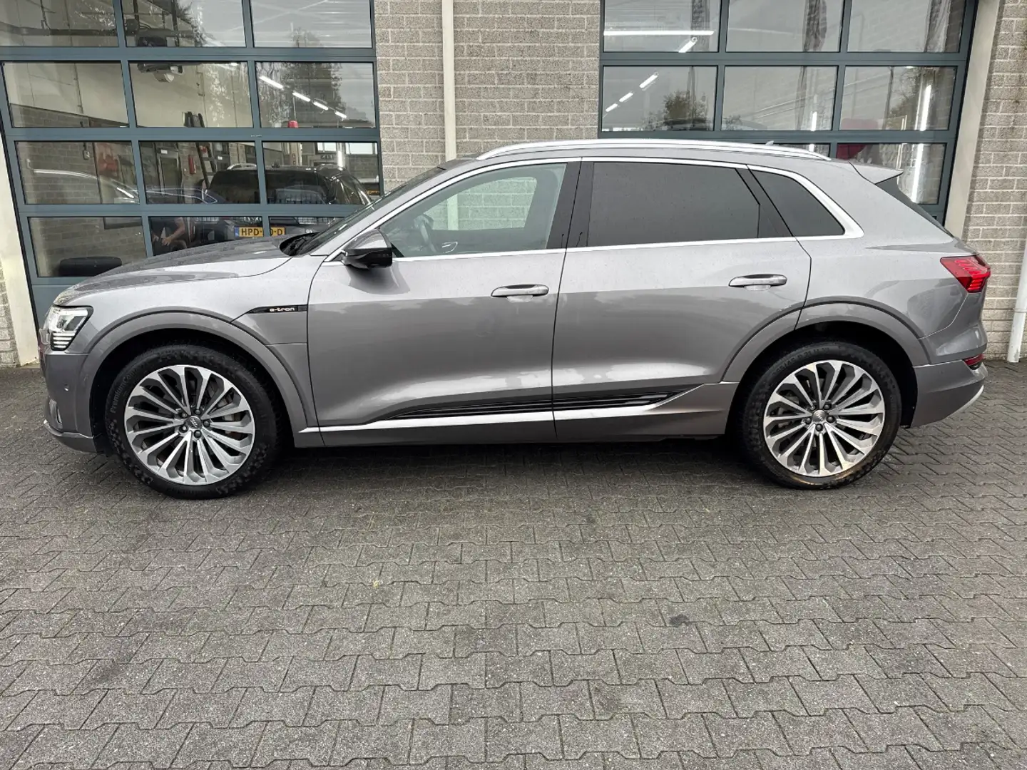 Audi e-tron e-tron 55 quattro advanced 95 kWh | SOH 91% | S LI Grijs - 2
