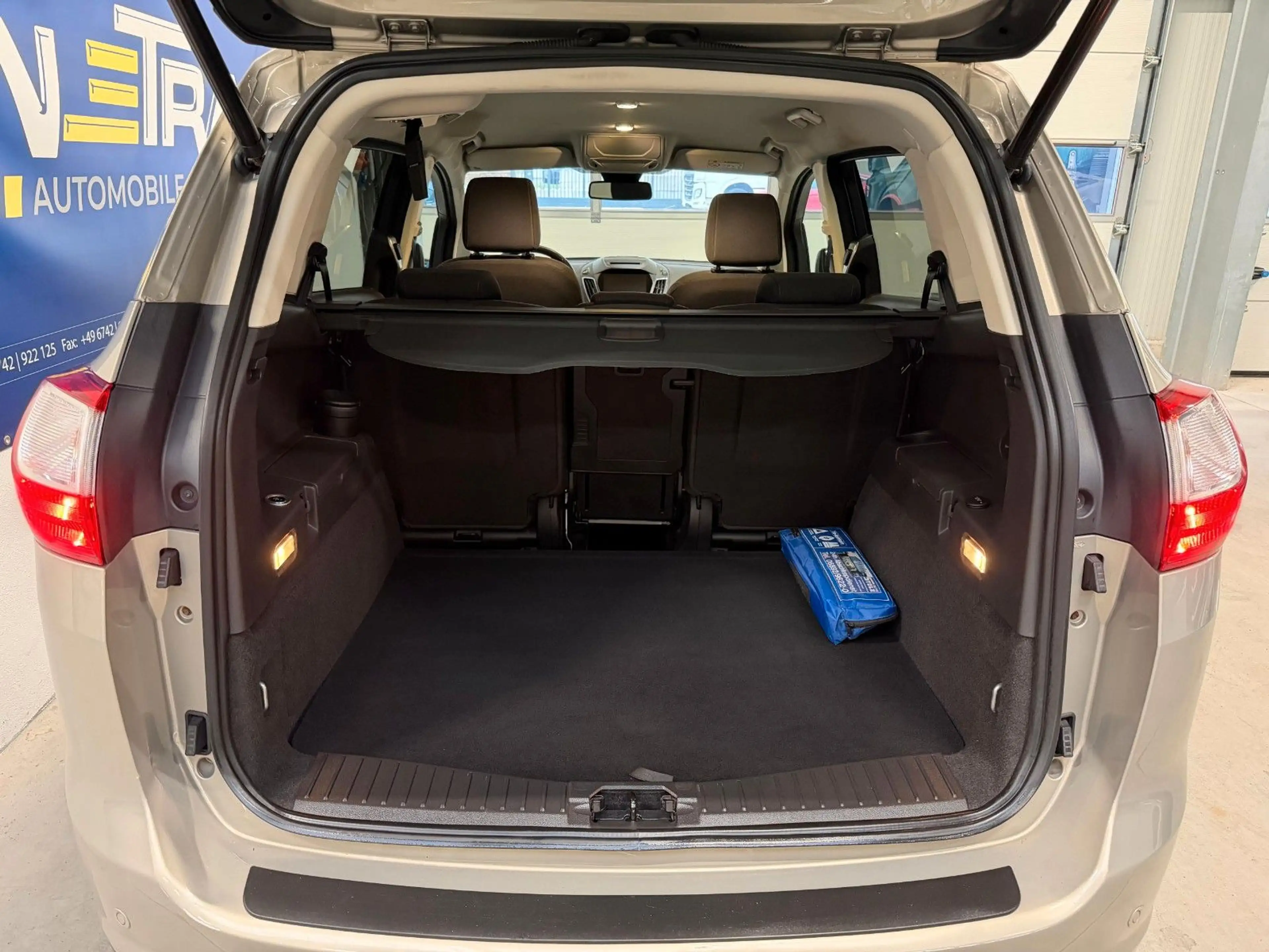 Ford Grand C-Max Grand C-MAX Titanium*KEYLESS*NAVI*AHK* — photo 15