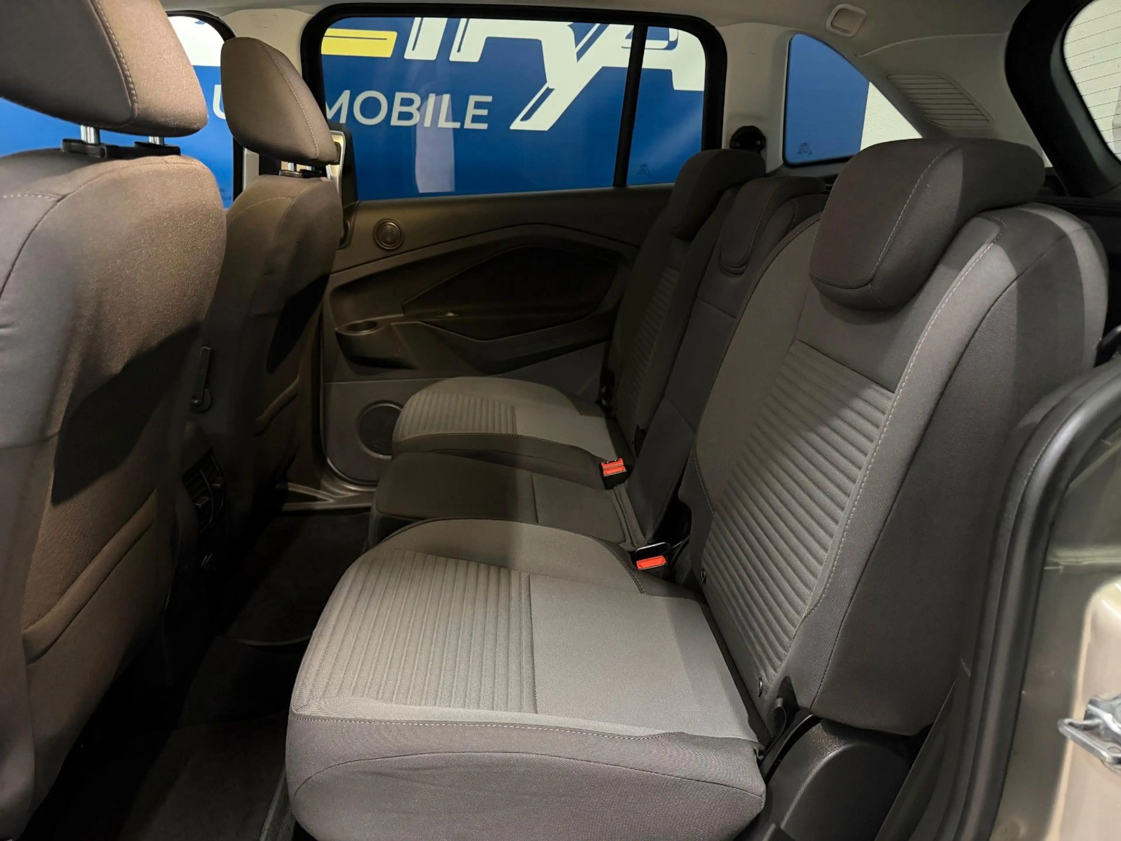 Ford Grand C-Max Grand C-MAX Titanium*KEYLESS*NAVI*AHK* — photo 14