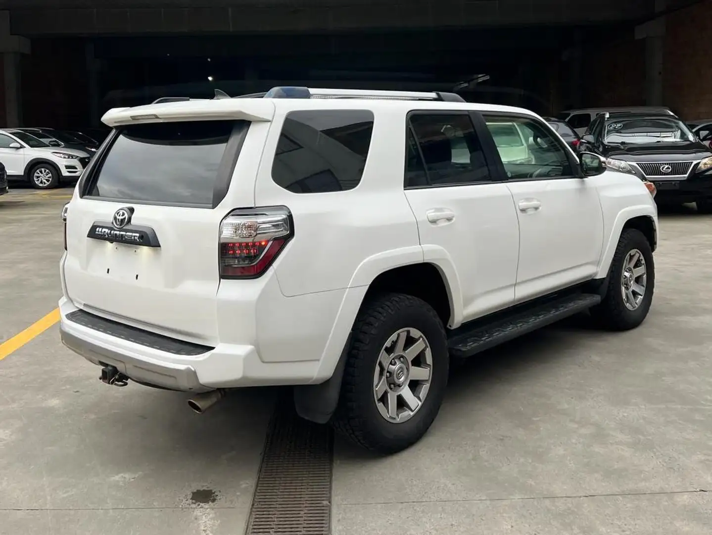 Toyota 4-Runner ONLY FOR EXPORT OUT OF EUROPE Weiß - 2