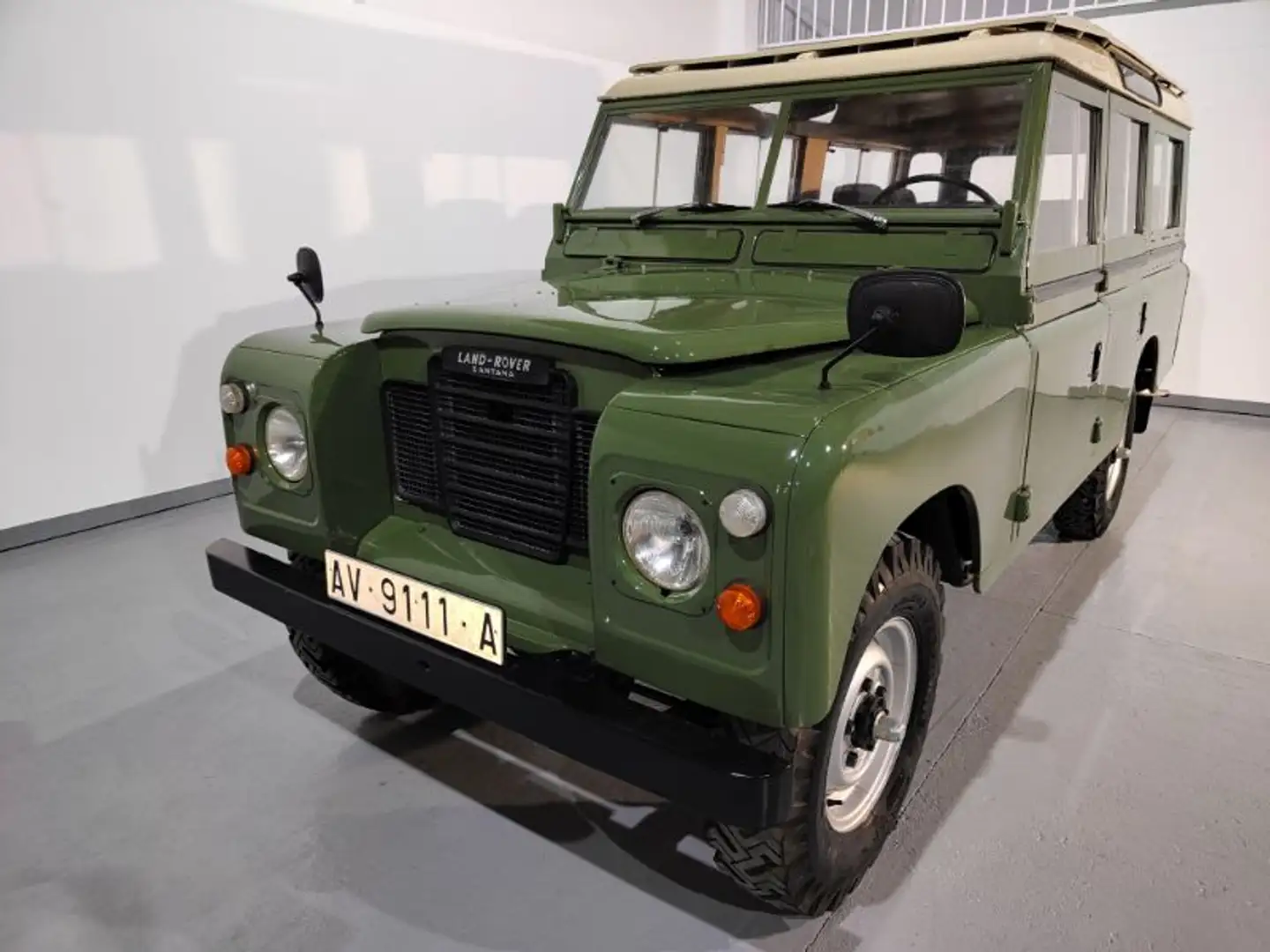Land Rover Series III 109 Verde - 2