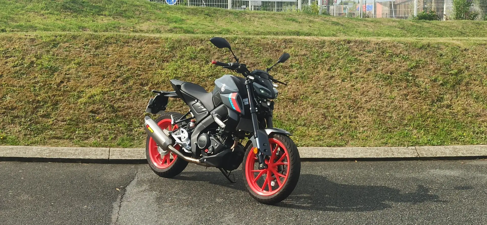 Yamaha MT-125 Grijs - 1