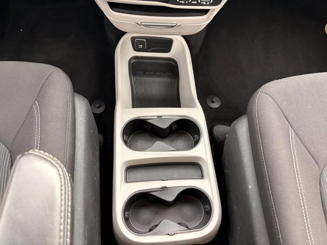 Chrysler Grand Caravan photo Chrysler Grand Caravan