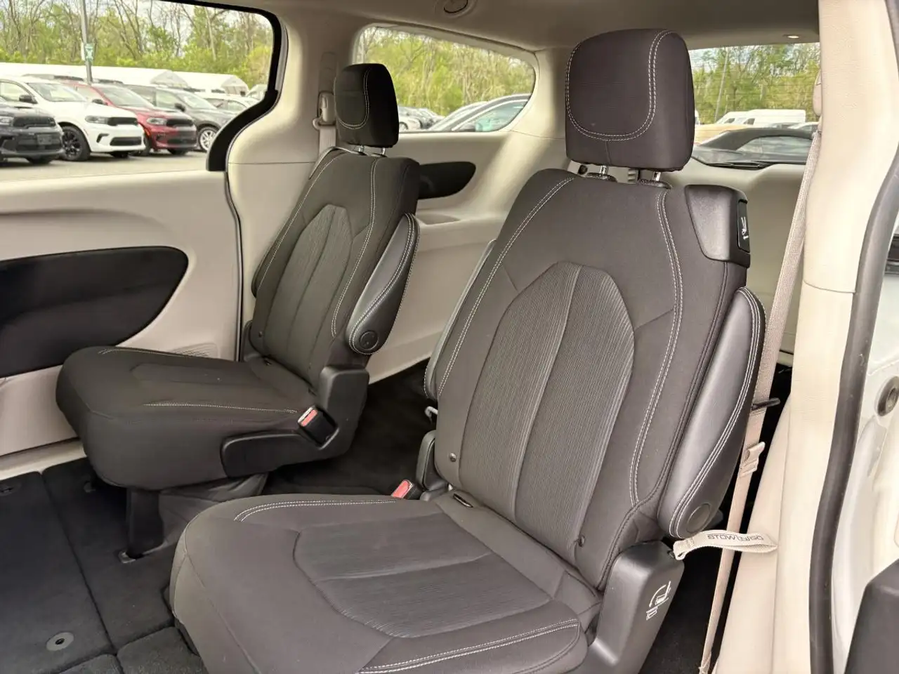 Chrysler Grand Caravan photo Chrysler Grand Caravan