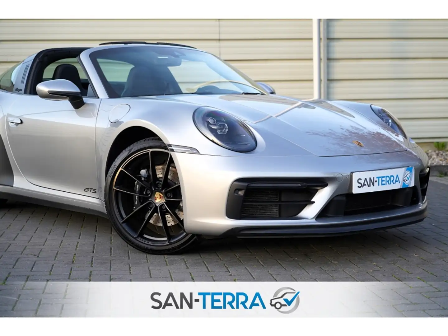 Porsche 992 TARGA 4 GTS LED*18-WEGE*KEYLESS*KAMERA*BOSE*TEMPOM Silber - 2