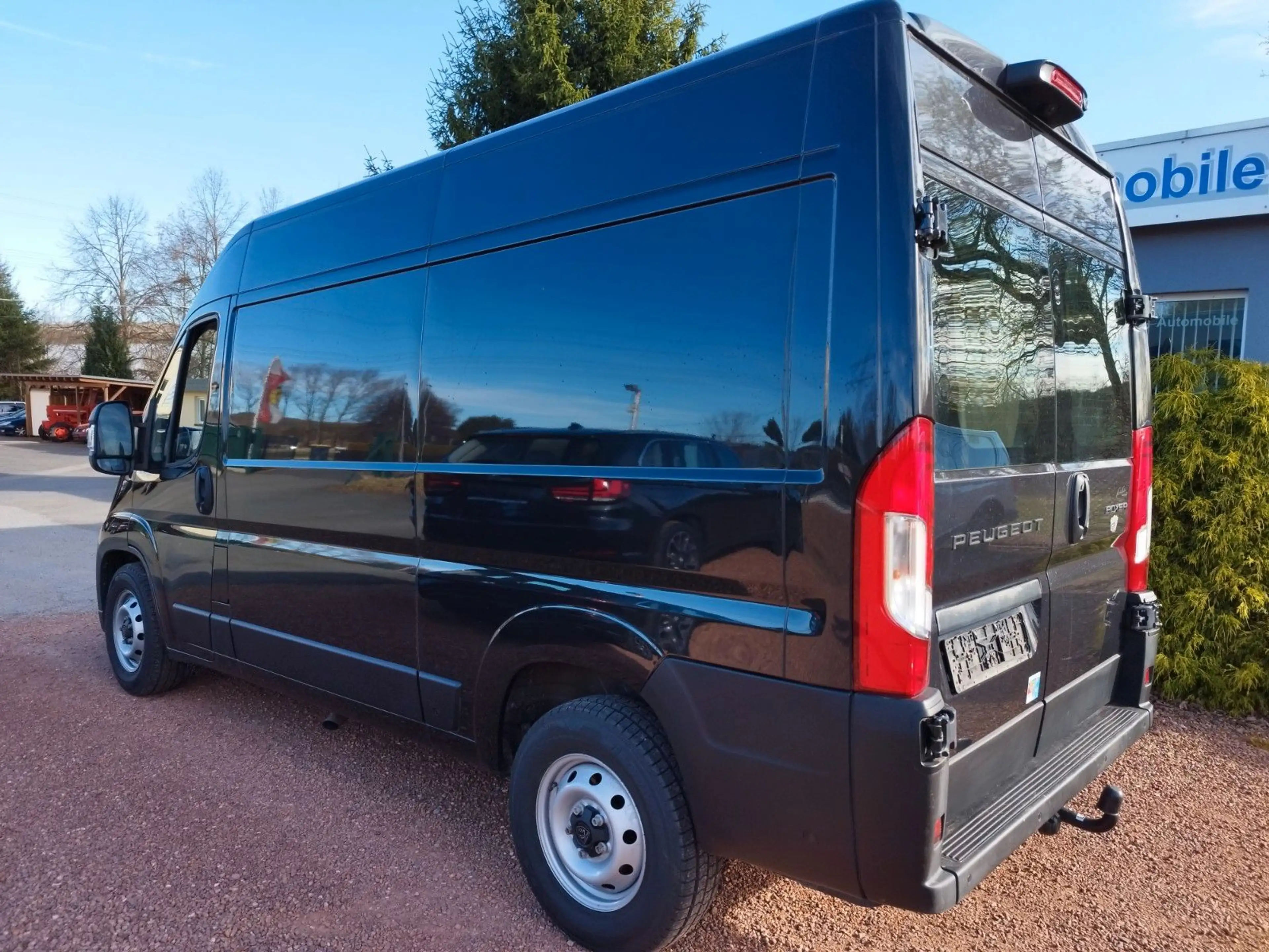 Peugeot Boxer Kasten Hochraum 335 L2H2 BlueHDi 180 — photo 4