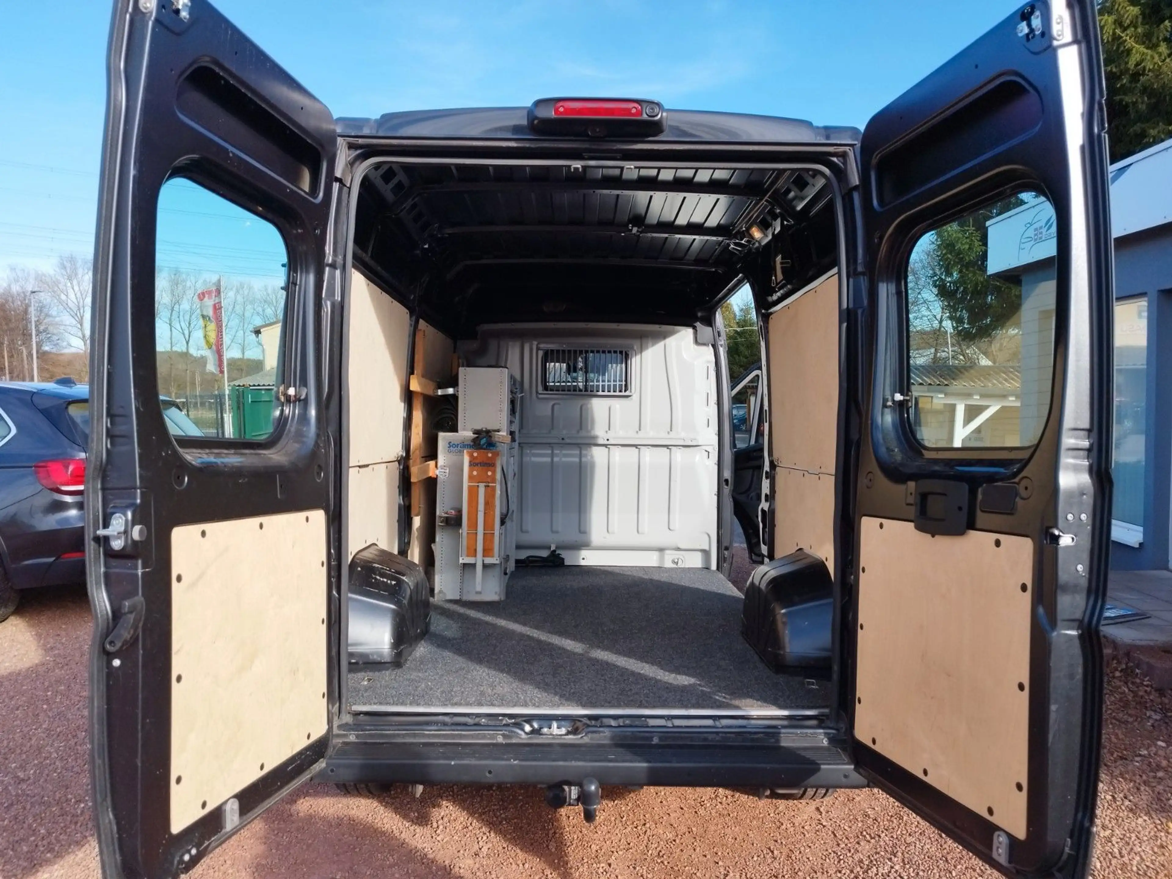 Peugeot Boxer Kasten Hochraum 335 L2H2 BlueHDi 180 — photo 5