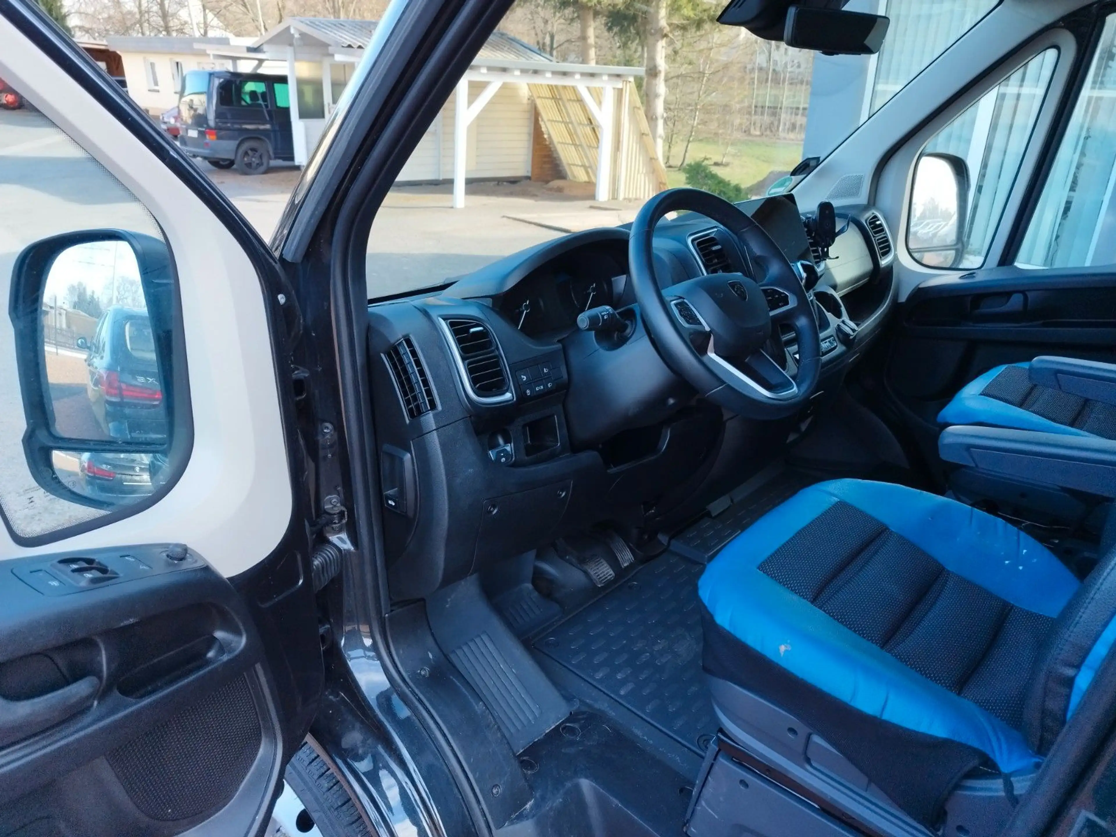 Peugeot Boxer Kasten Hochraum 335 L2H2 BlueHDi 180 — photo 6