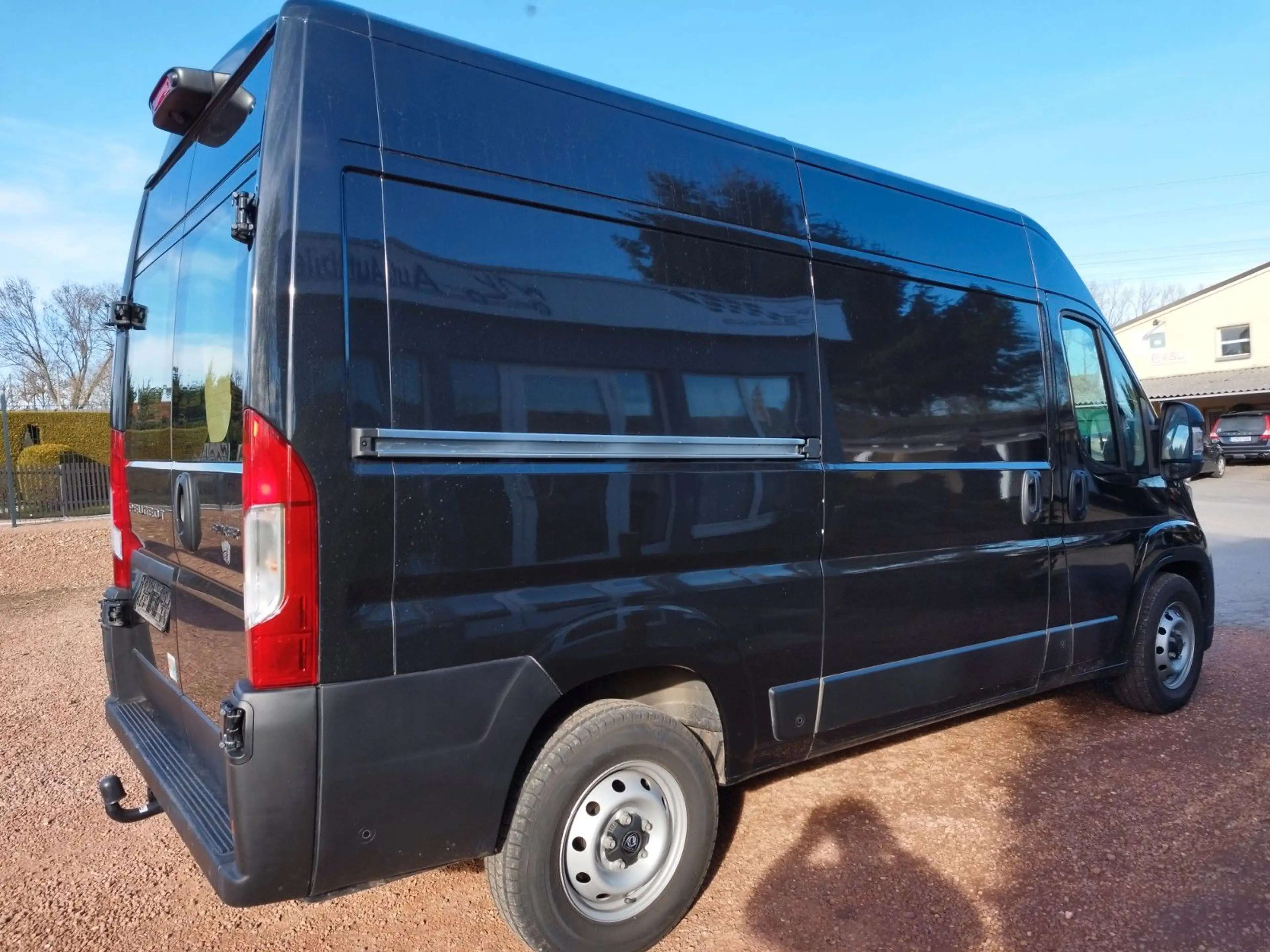 Peugeot Boxer Kasten Hochraum 335 L2H2 BlueHDi 180 — photo 3