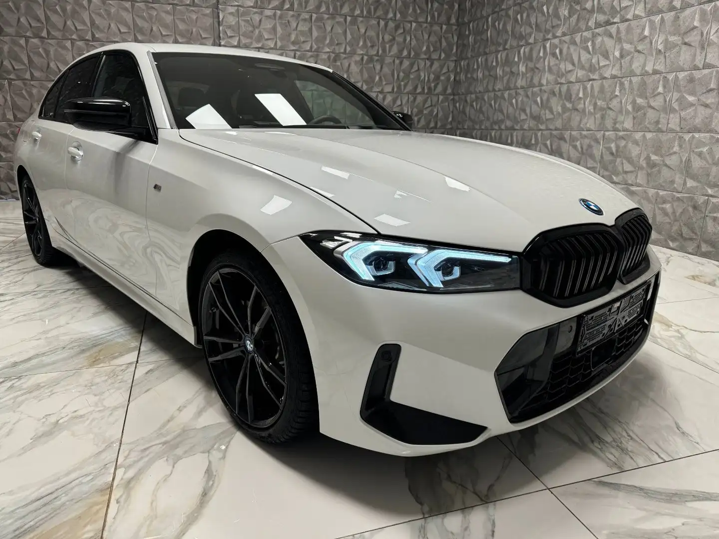 BMW 320 e PHEV Aut. M-Sport. Weiß - 1