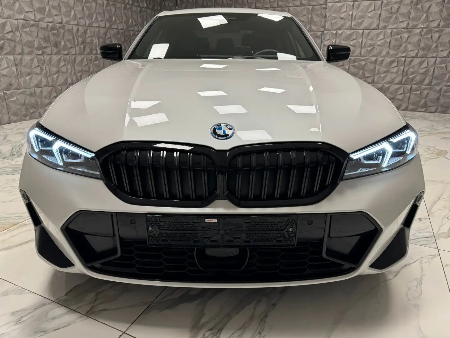 BMW 320 e PHEV Aut. M-Sport. Weiß - 2