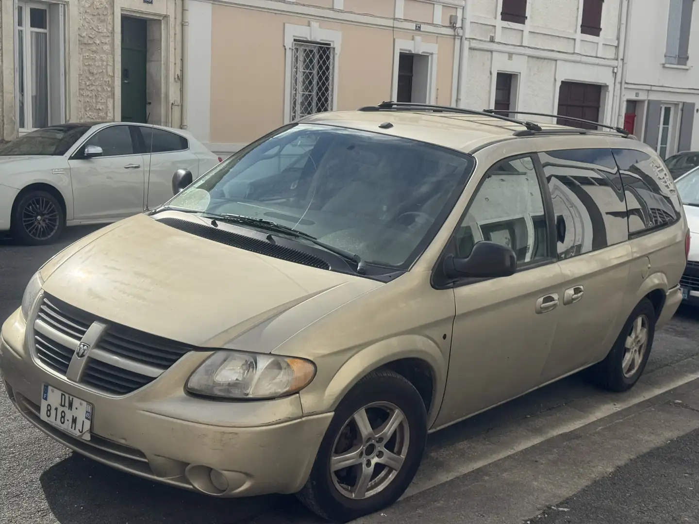 Dodge Grand Caravan Dodge V6 3.8 STX AWD Grand Caravan Ethanol 7 place - 1