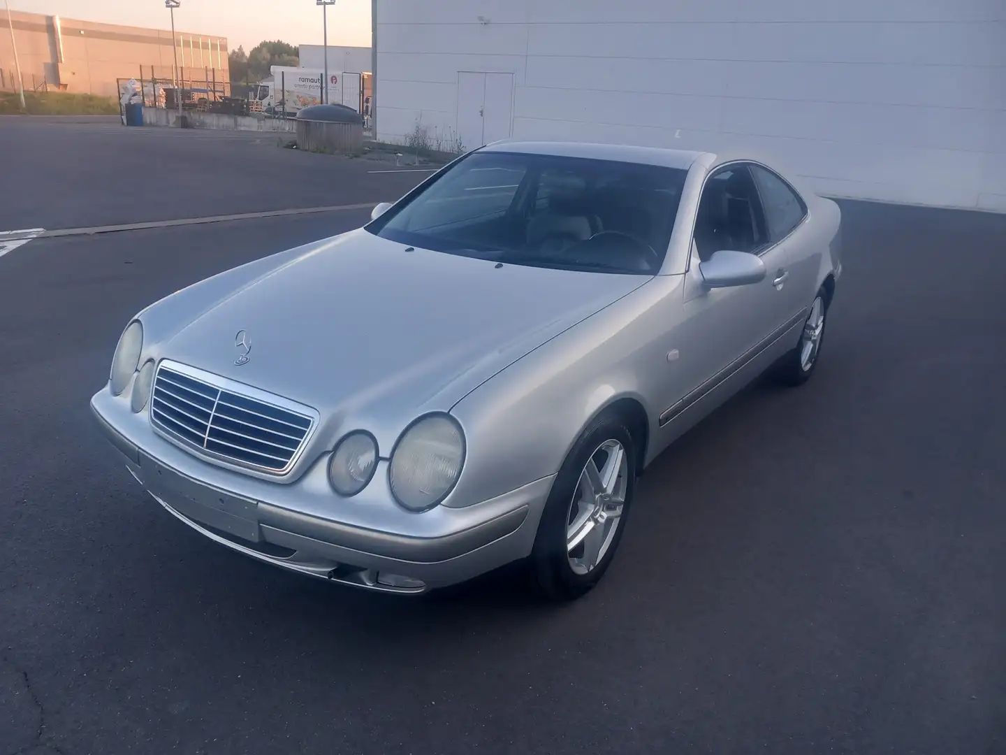 Mercedes-Benz CLK 200 ELEGANCE GARANTI 12.MOIS avec CT OK Gris - 1
