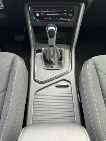 Volkswagen Tiguan view 15