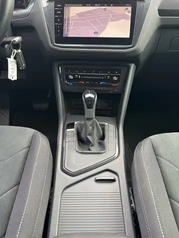 Volkswagen Tiguan view 14