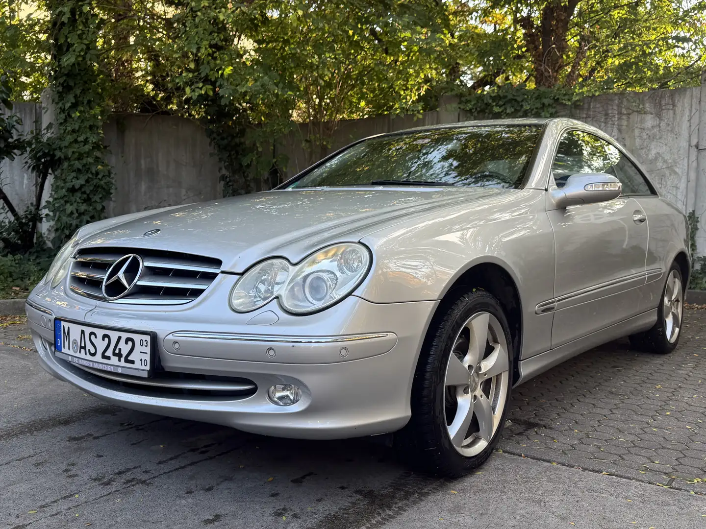 Mercedes-Benz CLK 320 Elegance Navi Memory Klimaaut. Leder PDC Silber - 1