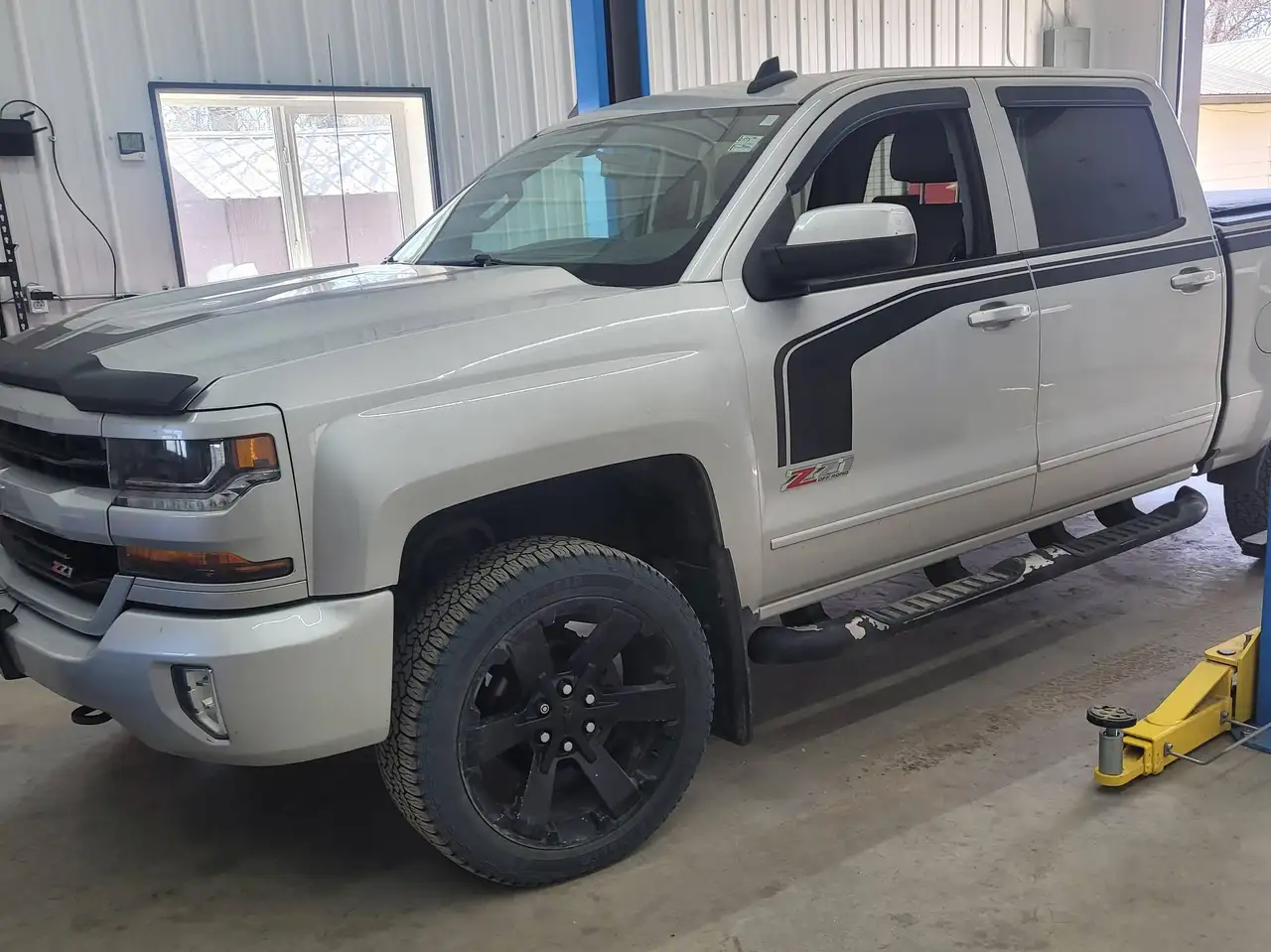 Chevrolet Silverado 1500 снимка Chevrolet Silverado 1500