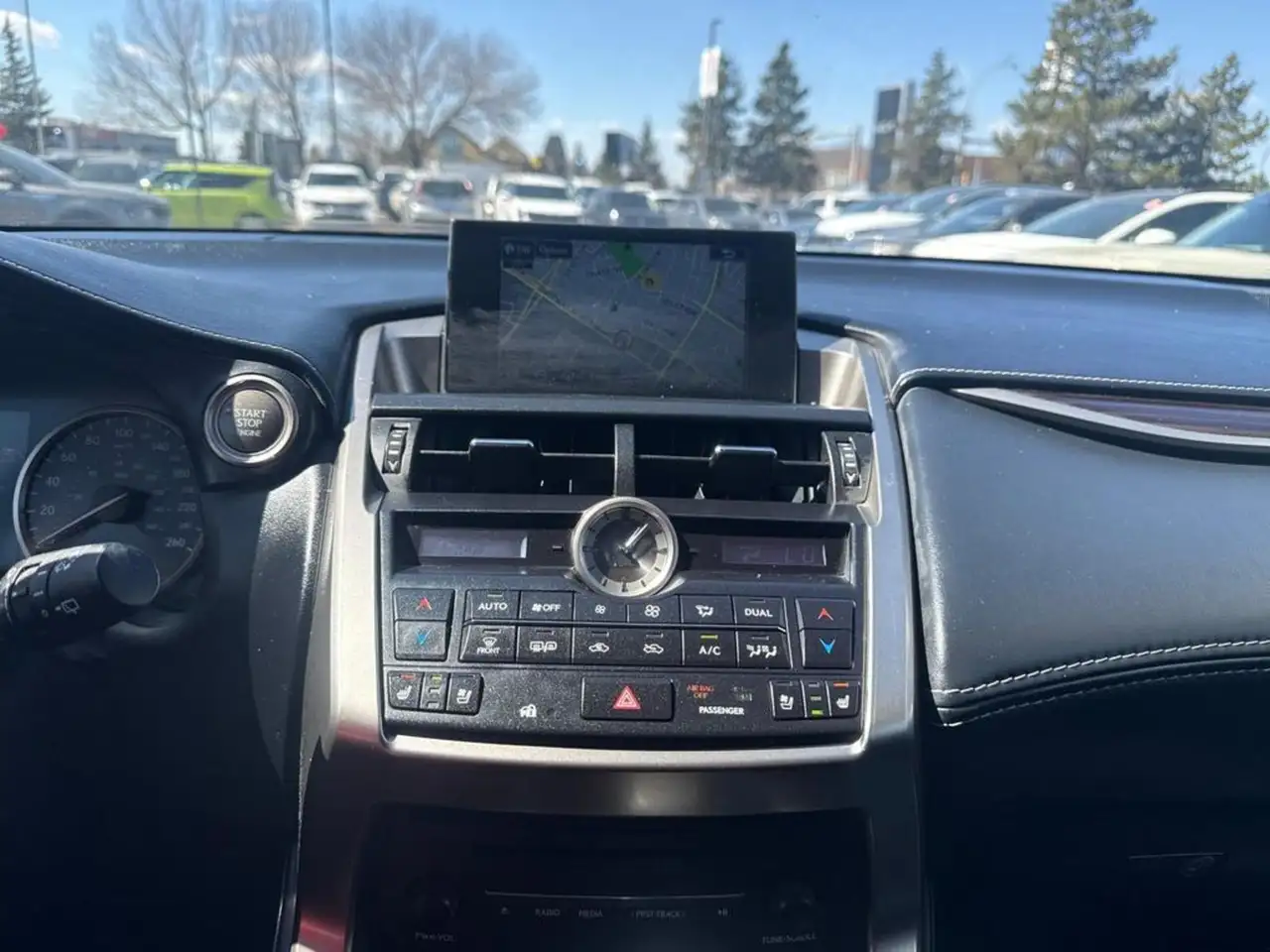 Lexus NX снимка Lexus NX