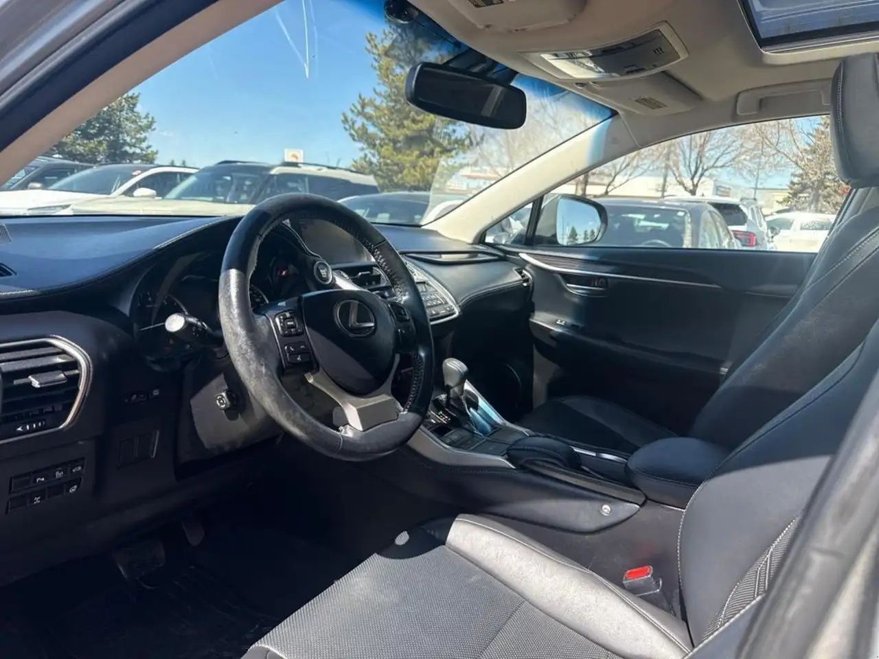 Lexus NX снимка Lexus NX