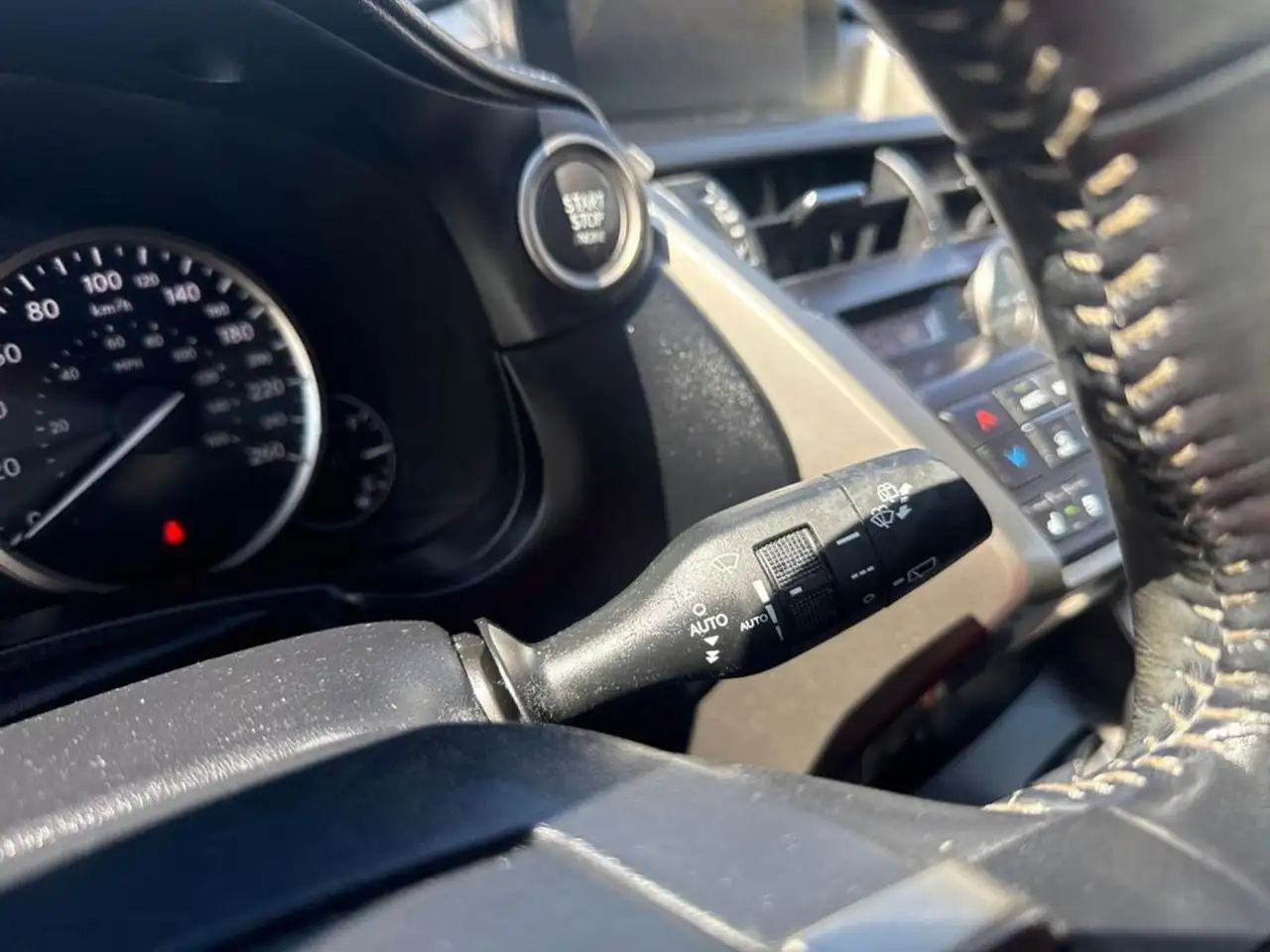 Lexus NX снимка Lexus NX
