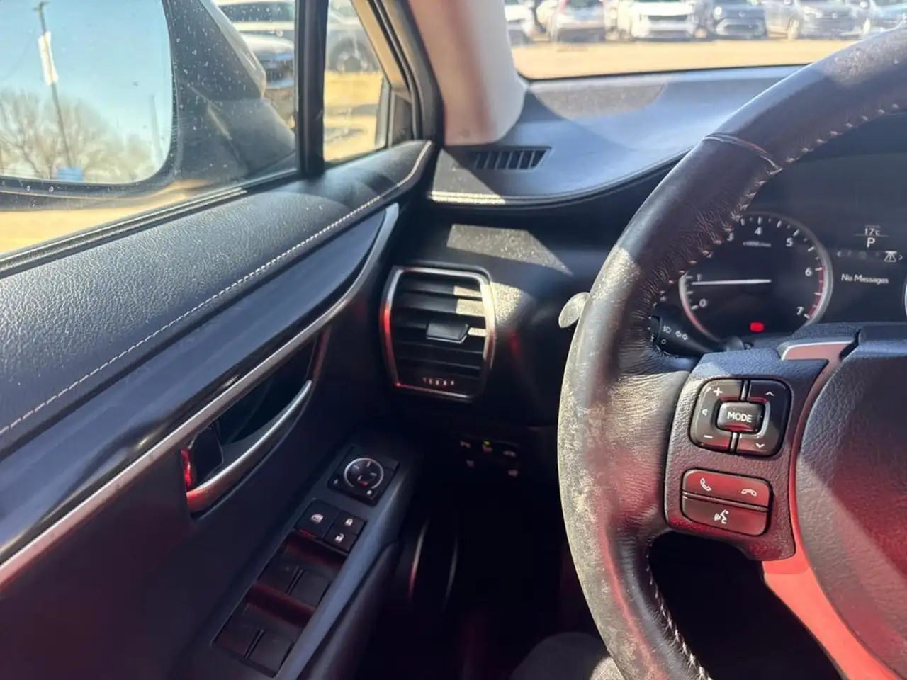 Lexus NX снимка Lexus NX