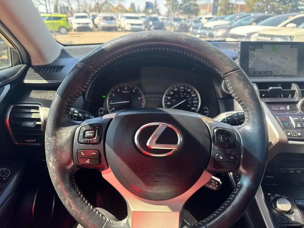 Lexus NX снимка Lexus NX