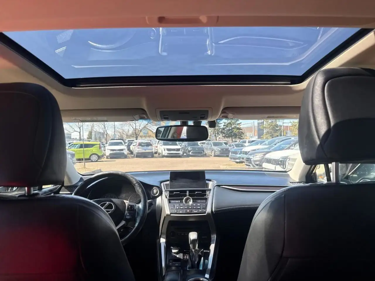 Lexus NX снимка Lexus NX