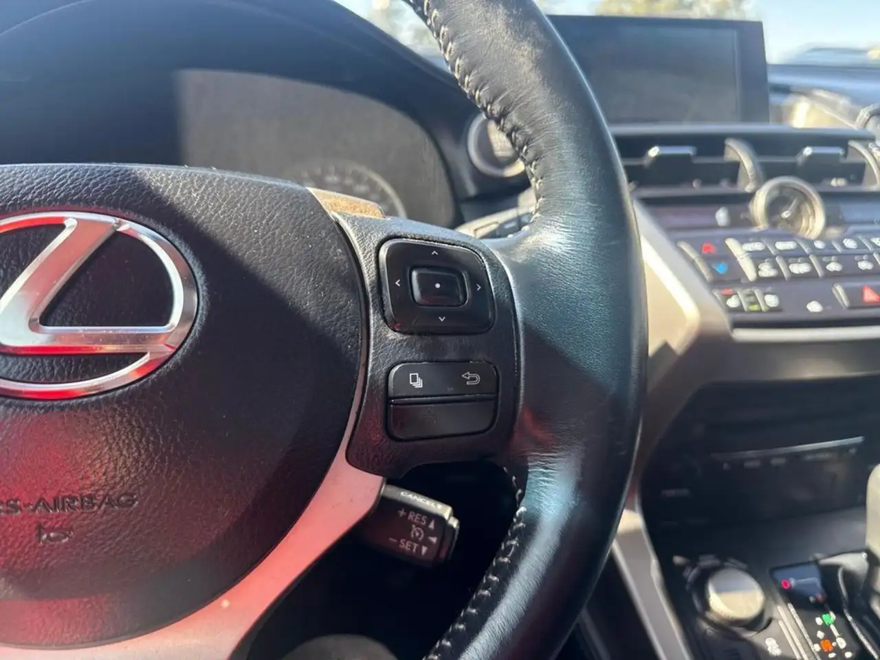 Lexus NX снимка Lexus NX