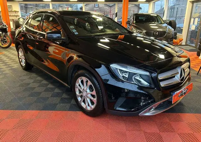 Mercedes-Benz GLA 220 Classe Mercedes Benz 220 Business 4 MATIC 7G-DCT 2.1 CDI 177 cv Garantie 12 mois