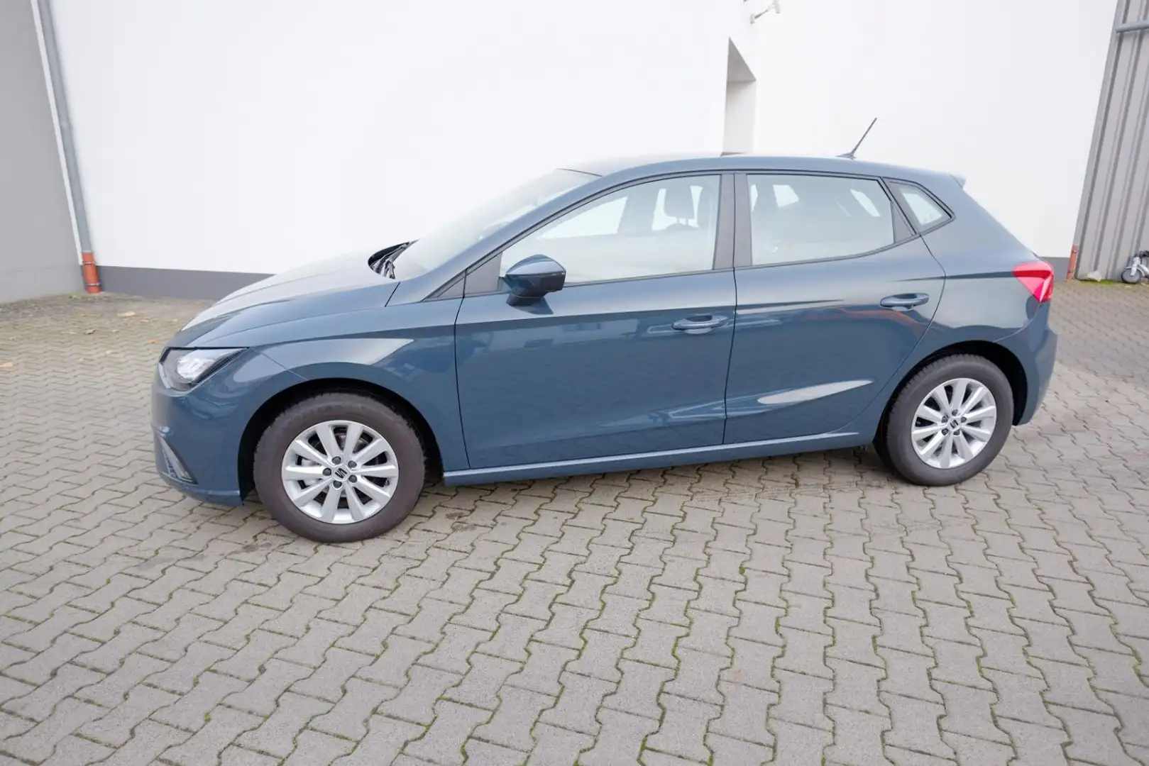 SEAT Ibiza 1.0 MPI Reference/Sitzh./LM-Felgen/PDC Blau - 2