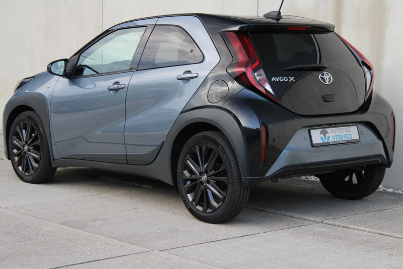 Toyota Aygo X 1.0 VVT-i MT Premium / CAMERA / ADAPT CRUISE / 18" — photo 3