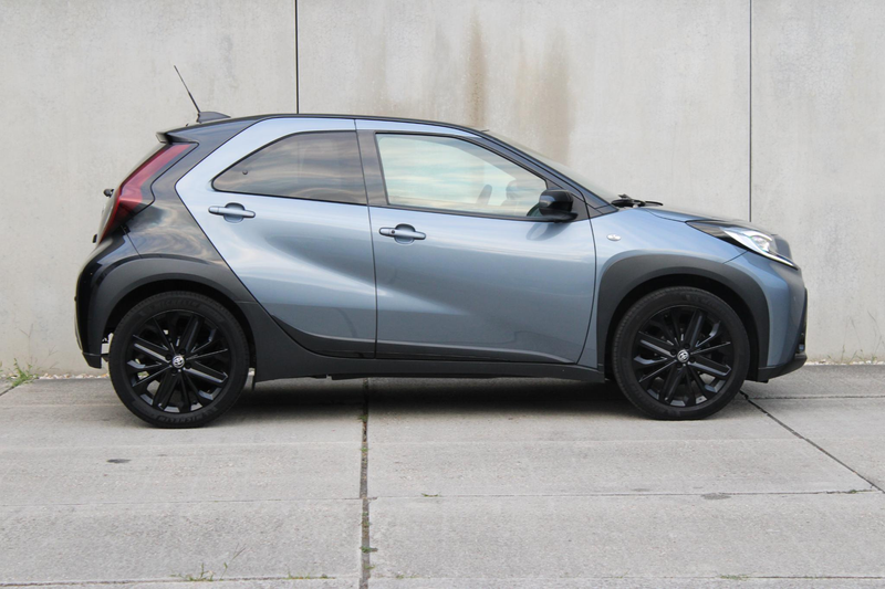 Toyota Aygo X 1.0 VVT-i MT Premium / CAMERA / ADAPT CRUISE / 18" — photo 5