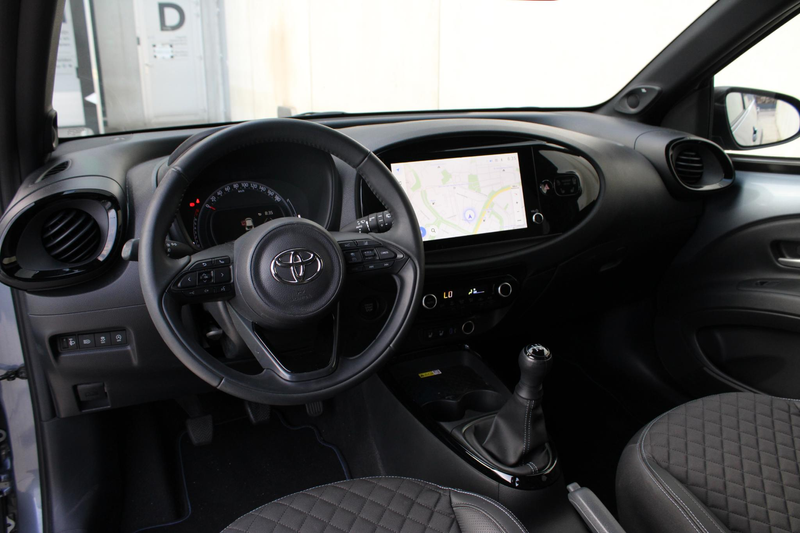 Toyota Aygo X 1.0 VVT-i MT Premium / CAMERA / ADAPT CRUISE / 18" — photo 9