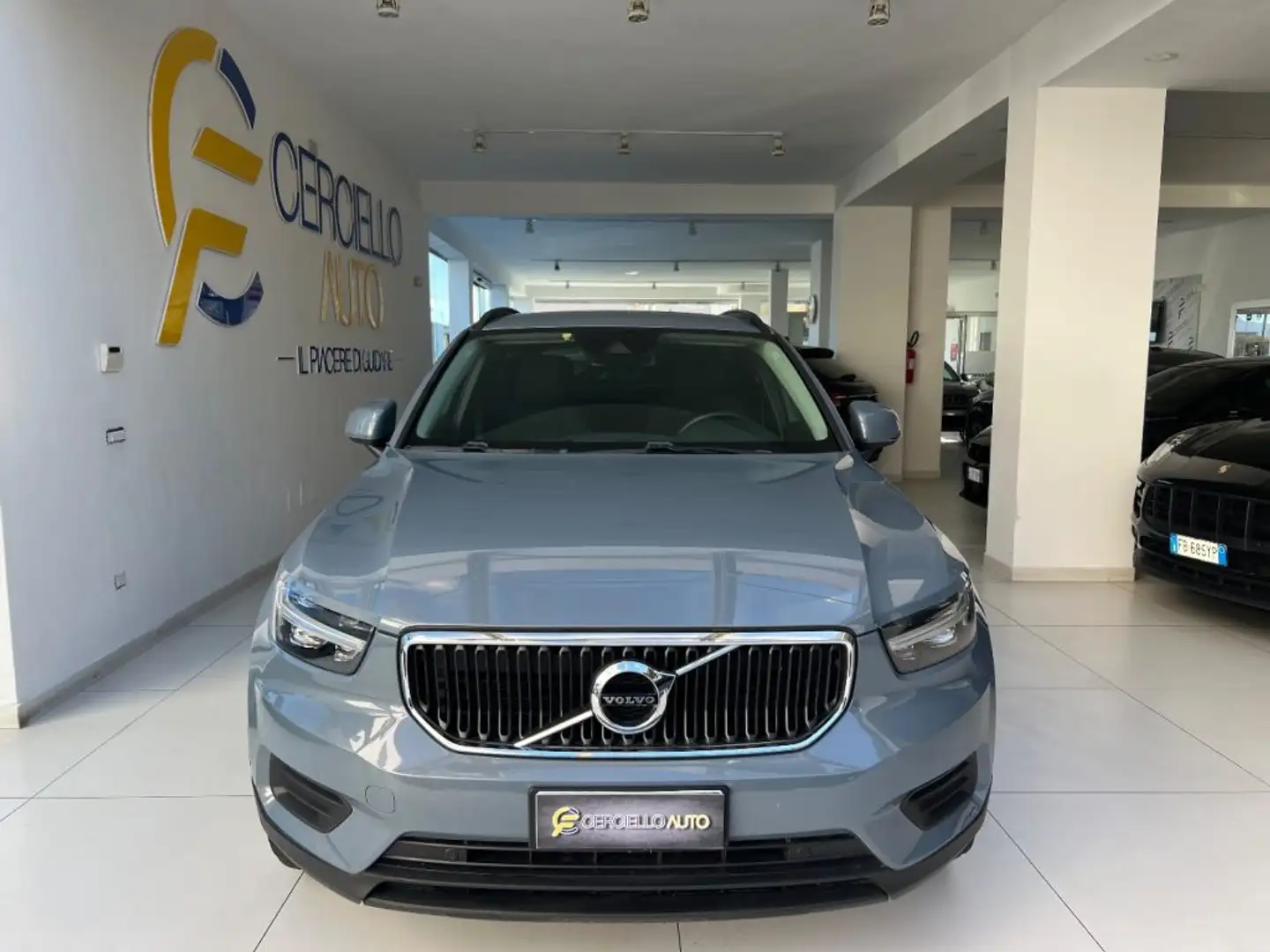 Volvo XC40 T2 Geartronic Momentum Core Bleu - 1