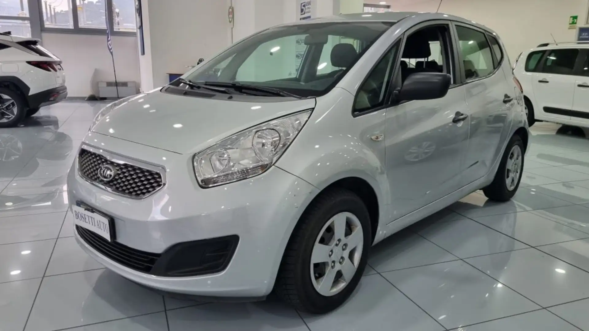 Kia Venga 1.4 CVVT Eco Dynamic Gris - 1
