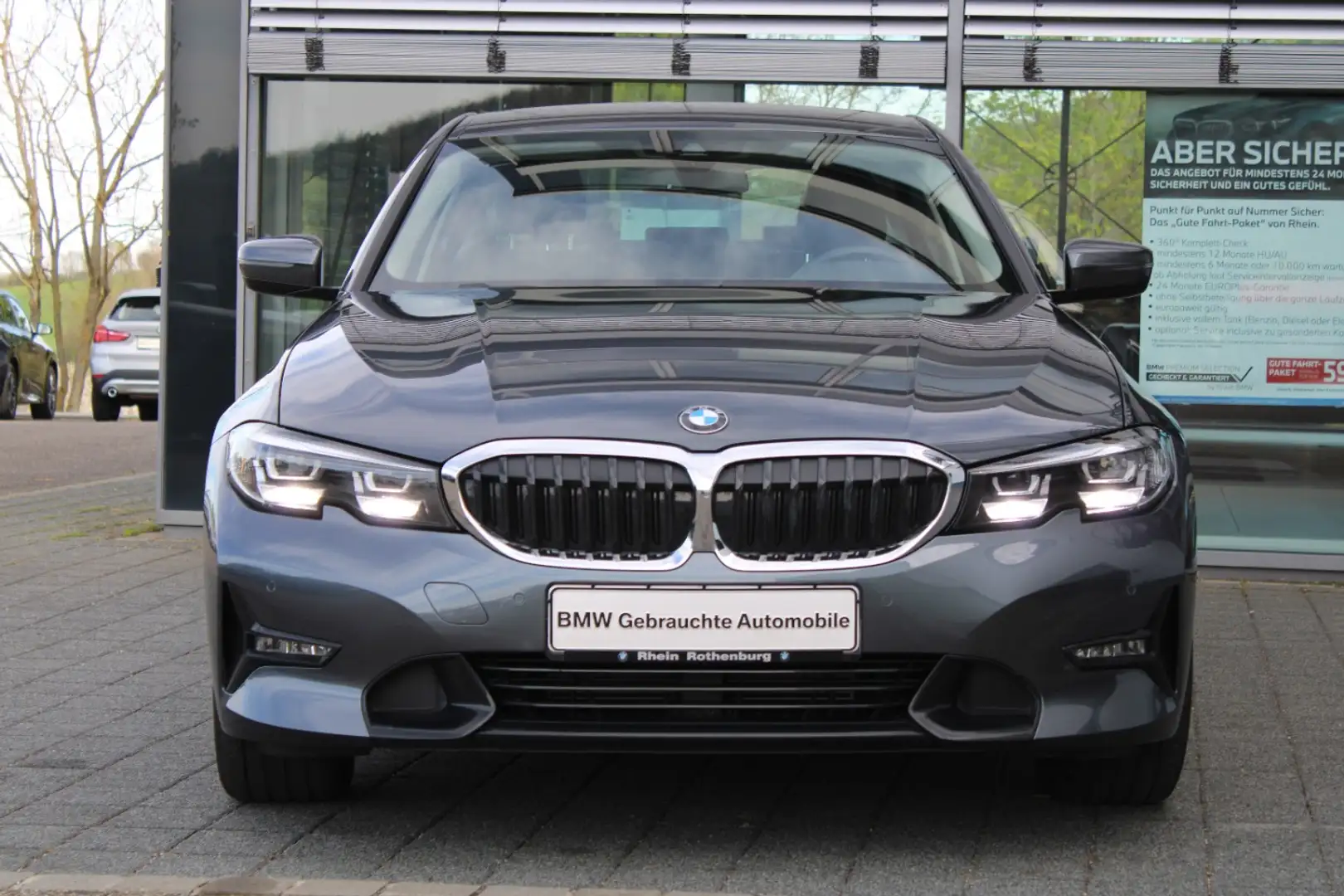 BMW 318 d Limousine Sport Line Navi Live LED AHK DAB Grau - 2