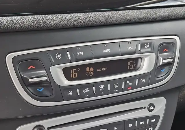 Renault Megane view 14