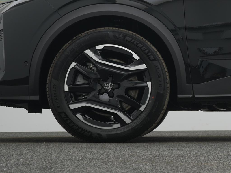 Peugeot 5008 Allure Plug-In Hybrid 225 e-DSC7 — photo 9
