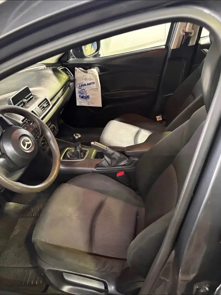 Mazda 3 снимка Mazda 3