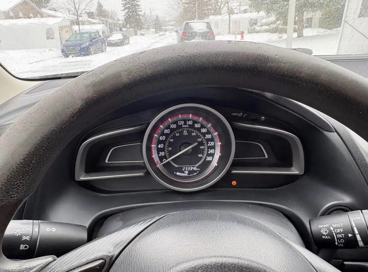 Mazda 3 снимка Mazda 3